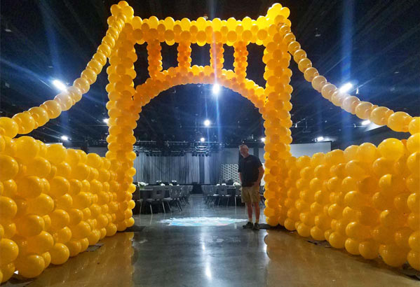 Sister-Bridge-created-by-Dave-Weiss Iconic Pittsburgh Sister Bridge created from balloons by Airheads Balloon Art