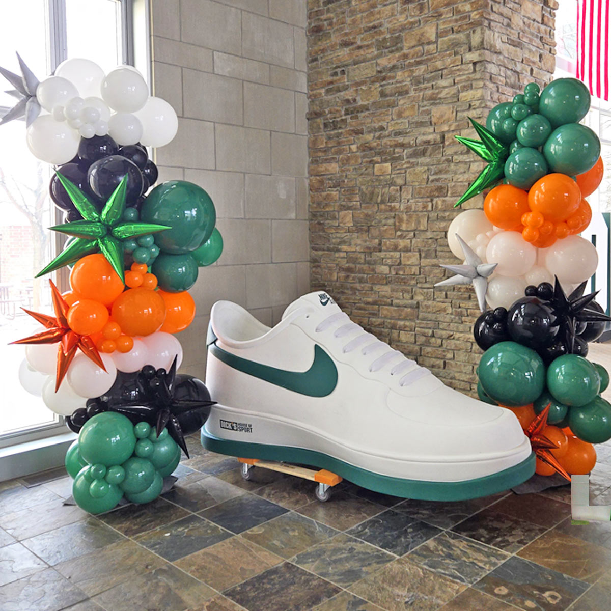 Organic-COlumns-with-Sparkle-by-Airheads-Balloon-Art Organic Balloon Columns for Nike branding event