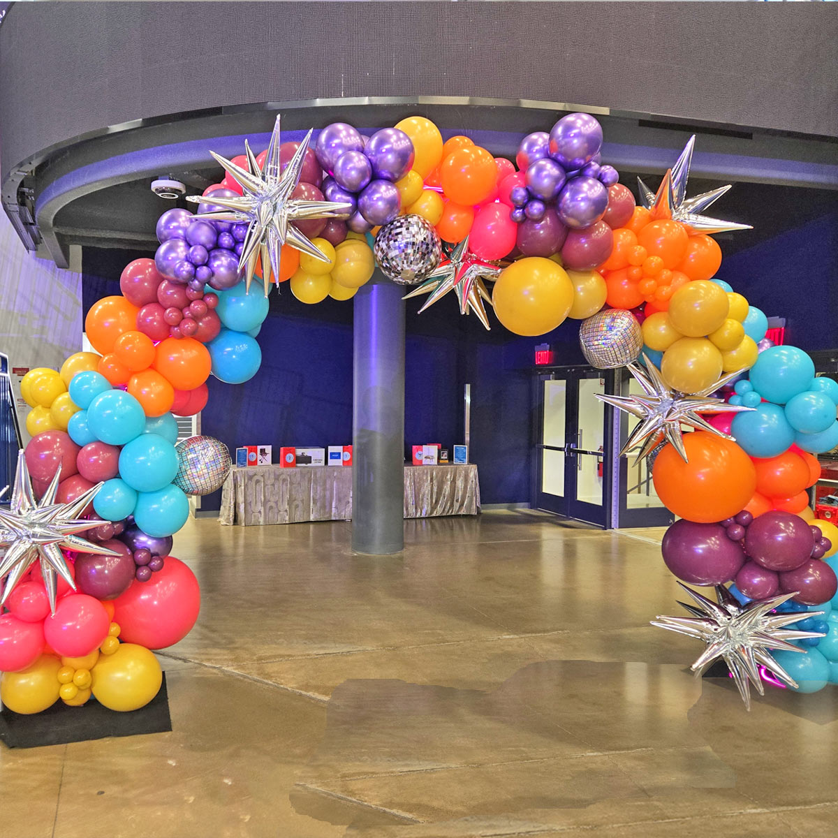Organic-Sparkle-arch-by-ariheads-balloon-art Organic Sparkle arch entry at Duquesne University Homecoming Concert<br />