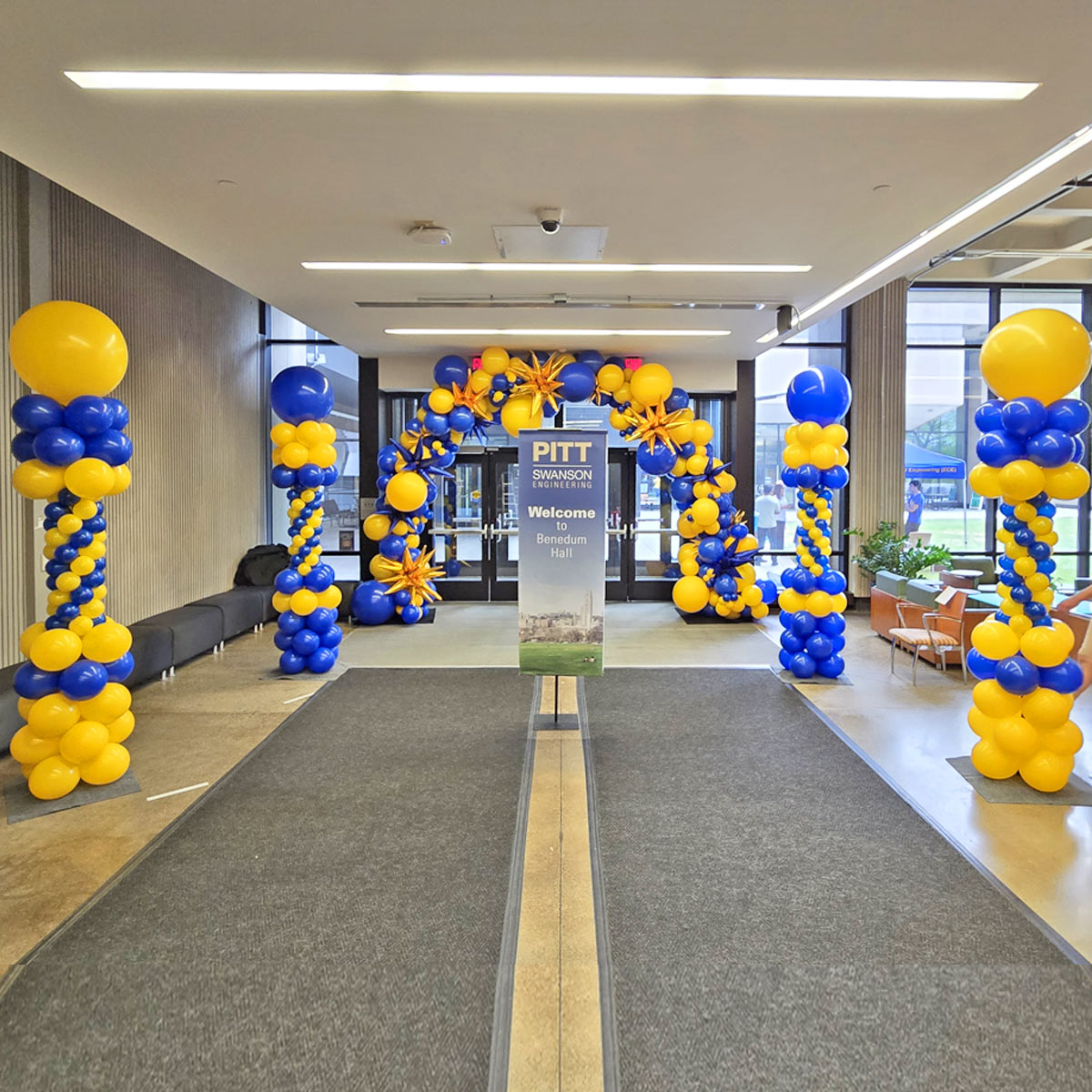 Pitt-Princess-Columns-by-Airheads-Balloon-Art Pitt Open House Balloon Columns<br />